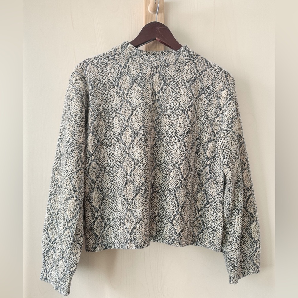 Zara Cream & Gray Textured Crewneck Sweater